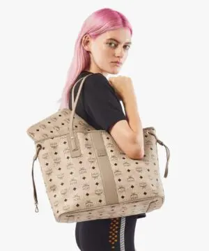 MCM Reversible Liz Medium Shopper in Visetos In Beige-20251333