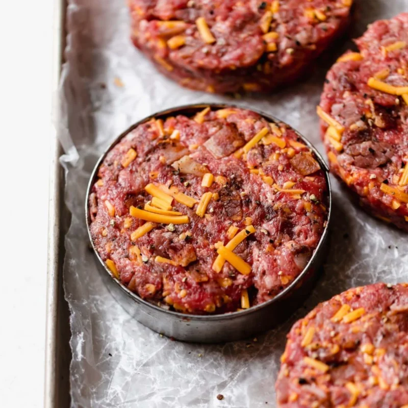 Bacon and cheddar beef burgers - image 2