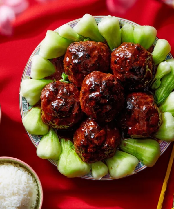 Lunar new year lion s head meatballs 2a46e4bfe1172b6fb6a7b891ad6cb45b