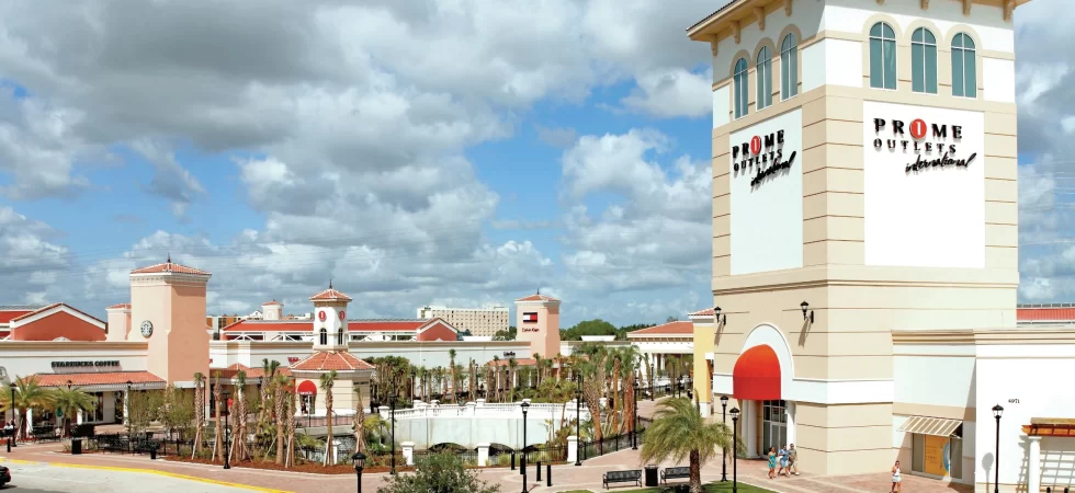 Cropped 52233 orlando premium outlets