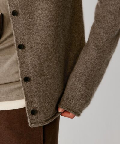 The Pure Yak Wool Fine-Gauge Knit Cardigan – Natural Taupe with Rolled-Edge Finishes - Image 4